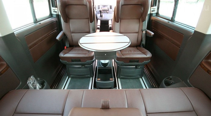 Pókerpartihoz és államközi zugszerződéshez is megfelel