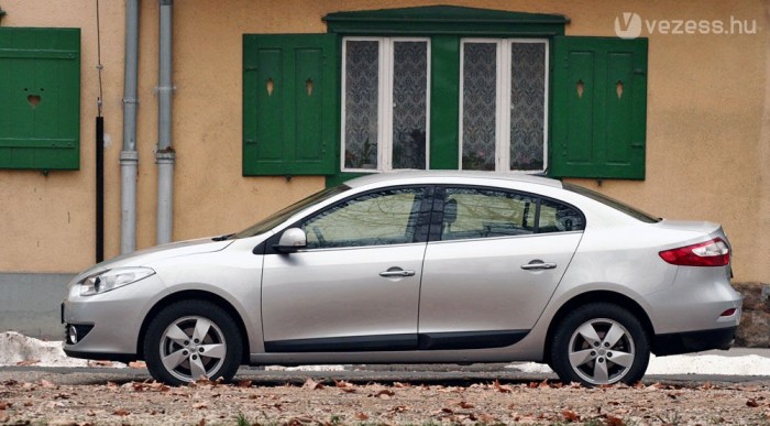 Az új luxus-Dacia: Renault Fluence 6 | Vezess 4618 mm