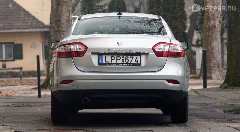 Az új luxus-Dacia: Renault Fluence 16