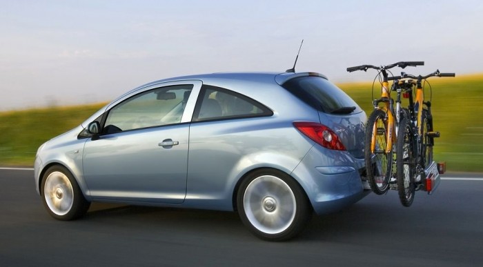 Német humor: azt mondták, ez a hibrid Corsa