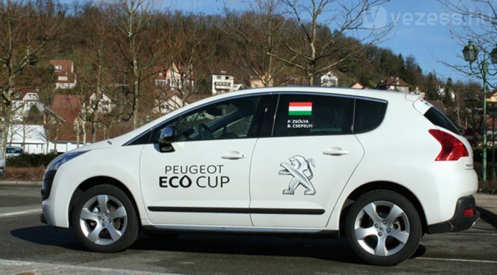 3,7 literrel megy a legjobb magyar 9 | Vezess 4,2 liternél áll a 3008-as páros