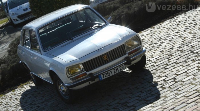 3,7 literrel megy a legjobb magyar 8 | Vezess Kedvencem az 504. Az 1969-es Év Autója lett, nem véletlenül