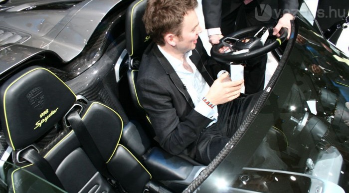 Ki kell venni a kormányt a beszálláshoz