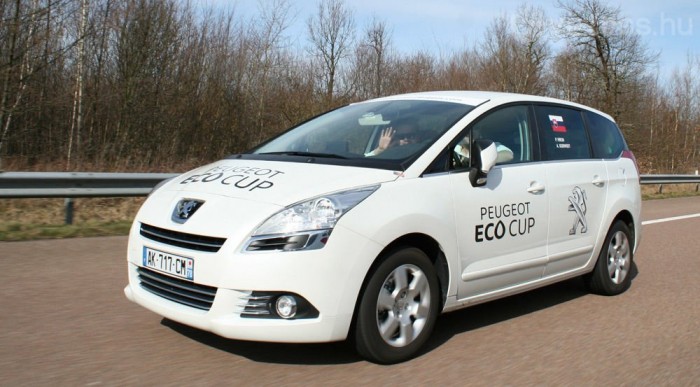 Nem szép dolog behajtani a tükröt