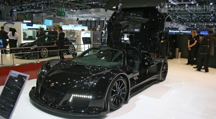 360 km/órás végsebességre képes