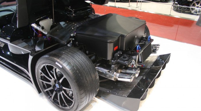 650, 700, 750 és 840 lóerős variánsok léteznek