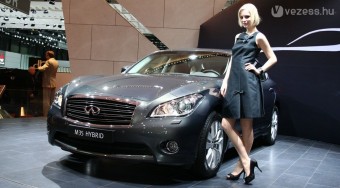 Kész az Infiniti hibridje is