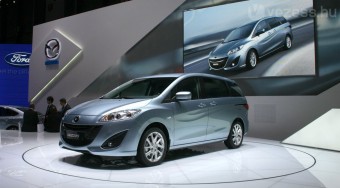 Vadonatúj Mazda5-ös