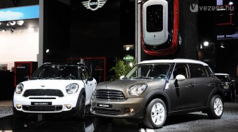 A youtube-on nyomul a MINI