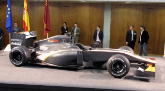 F1: Bemutatták az utolsó autót - videó