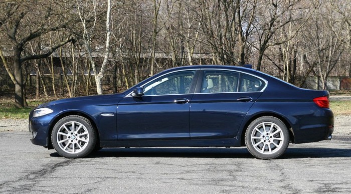 Kishetes: Teszten az új Ötös BMW 7 | Vezess Megint más, és még mindig jellegzetes BMW