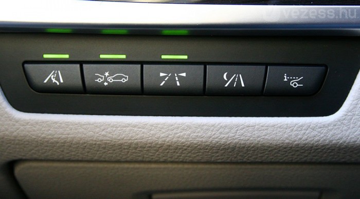 Kishetes: Teszten az új Ötös BMW 11 | Vezess Sávelhagyás-jelző, ütközés-előjelző, éjjellátó