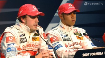 Hamilton: Rosszul kezeltem Alonsót!