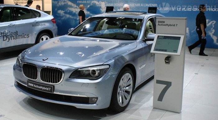 Az S-osztállyal közös a 7-es hibridtechnikája