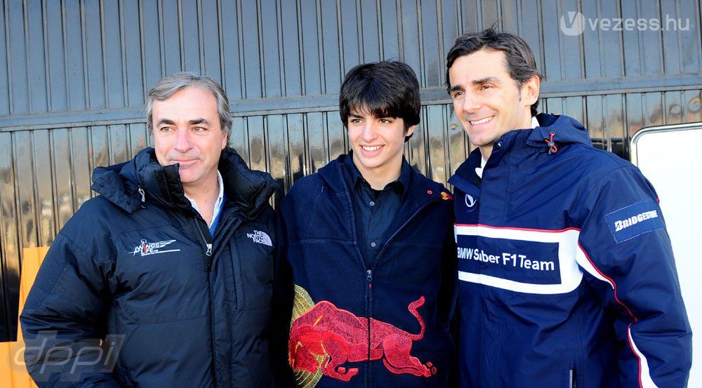 Az ifjabb Sainz (k.) gokartbajnok, célja az F1