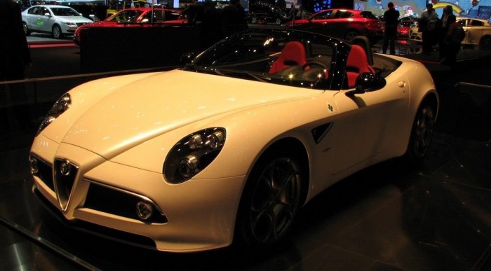 Mit láttunk Genfben az Alfa-Romeótól? 7 | Vezess 8C Spider: vitán felül gyönyörű