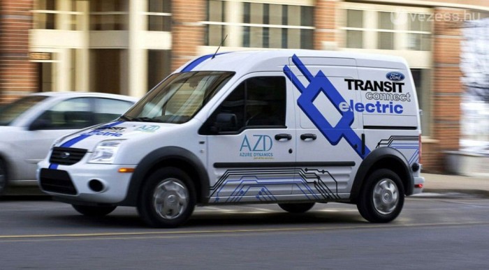 Haszonjárműben könnyebb  elhelyezni az akkukat. A Transit Connect lesz az első villanymotoros Ford szériaautó