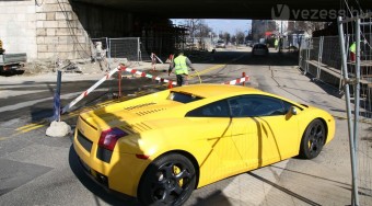 Fotók a Margit híd megemeléséről