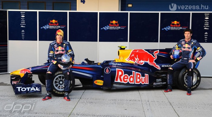 Vettel és Webber a helyén maradt