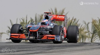 F1: Button lépéshátrányban