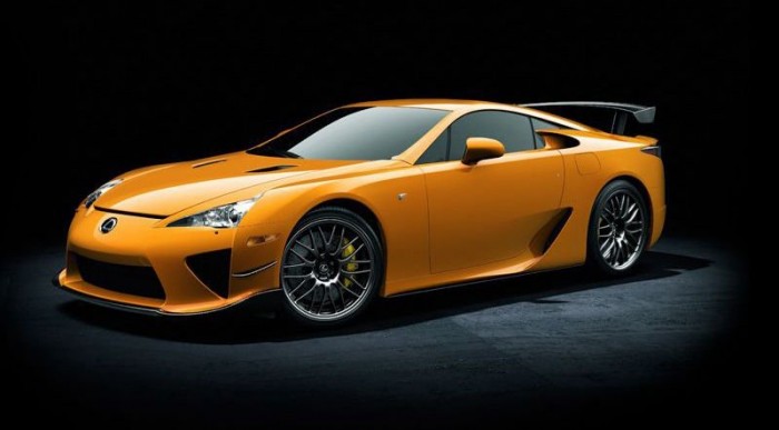 570 lóerős V10-es motorral