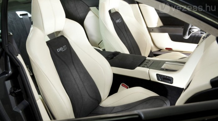 Kezelésen James Bond autója 6