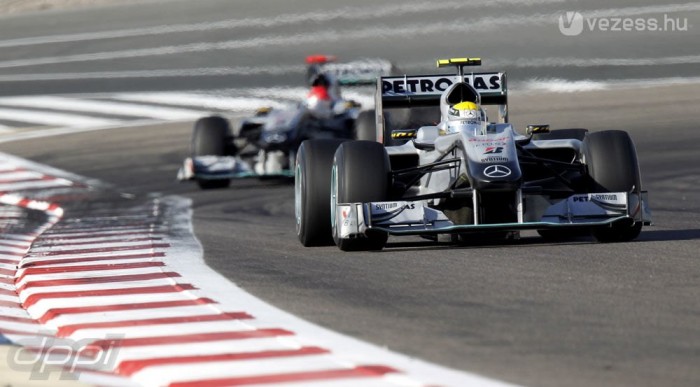 F1: Dobogót vár a Mercedes Melbourne-ben