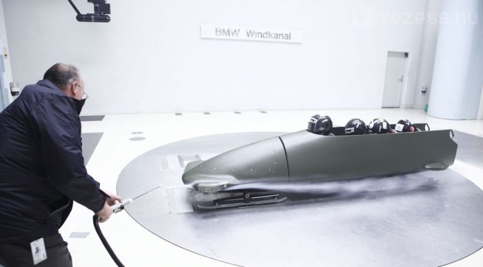 Ellenszer a 340 forintos benzinre 7 | Vezess Forrón párolgó alkohol adja a füstöt