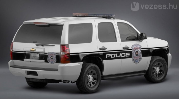 Terrorelhárítás vétlen autósokon 3 | Vezess A Tahoe hátsó ajtaja nyílt ki