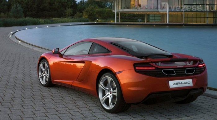 Leleplezték a McLaren új autóját 8