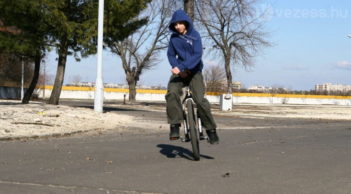 Csúfos kudarc a tesztjárművel 6 | Vezess Kanyarban könnyen leérhet a pedál
