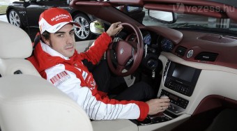 Alonso új autót kapott