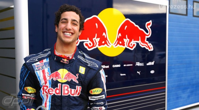 F1: A Red Bull tartalékost választott