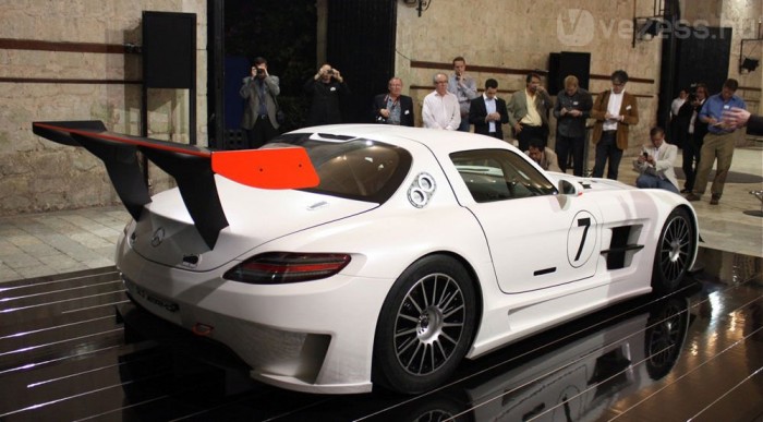 Szárnyakat kap a sirályszárnyas Merci 6