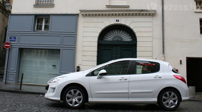 Sok extra volt a 109 lóerős HDi 308-asban