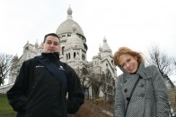 A Sacré Coeur templomnál didergünk