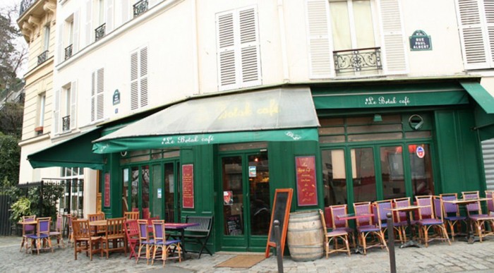 Gyorsan találunk egy hangulatos kávézót