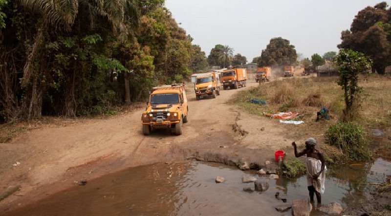 Autóval rajzolják Afrika portréját 5