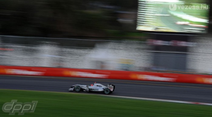 Esett, elállt, esett, elállt