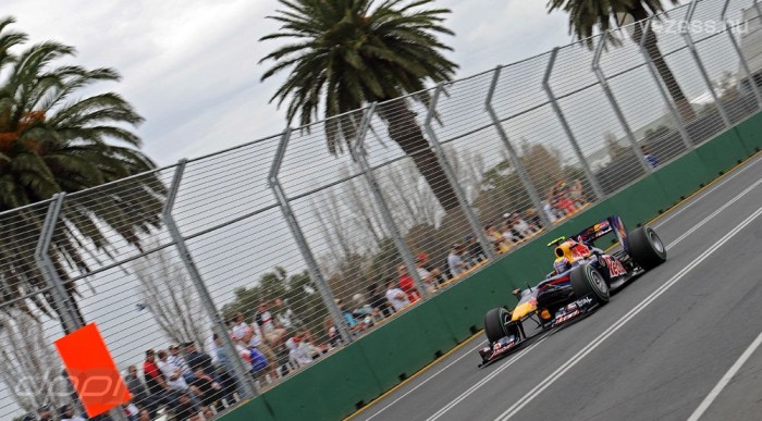 A helyi hős az élen