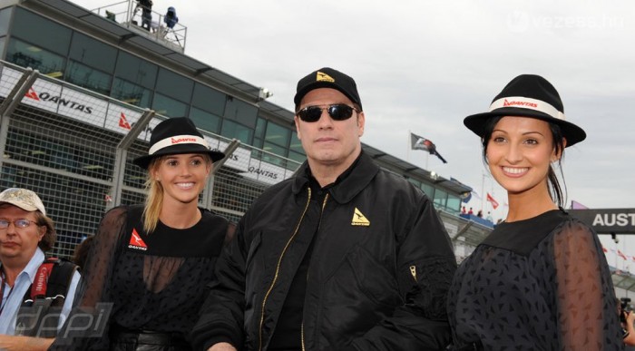 A főszponzor képviseletében John Travolta intette le végül a futamot
