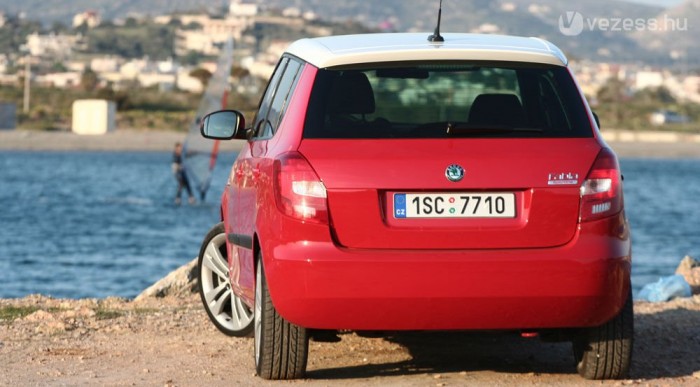 A 105 lovas nagyon megy, igaz 130-nál vége van, mint a botnak