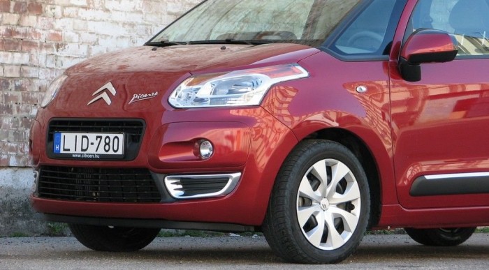 Szép felni, dekorbetétek a legdrágább C3 Pikacsuban