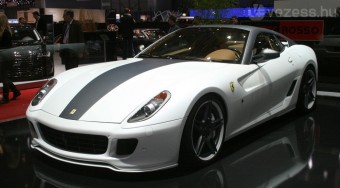 Három készül a 850 lovas Ferrariból