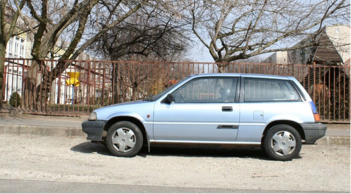 Hátránya a három ajtó.