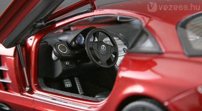 Ha hiszik, ha nem, bőrkárpit van belül