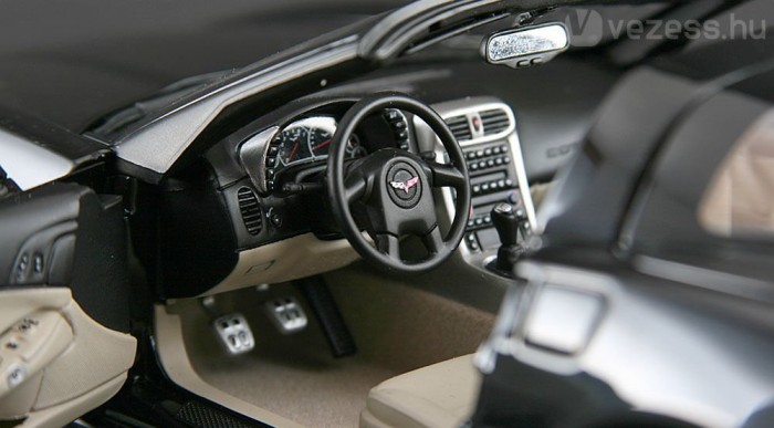 Kéziváltós kivitel