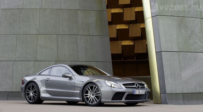 670 lóerőt tud az extrém SL