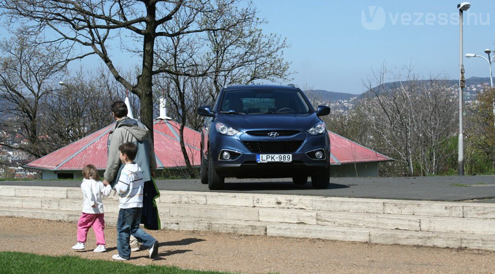 A budapesti Gellérthegyen volt a bemutató