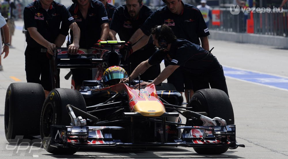 F1: Hamilton uralja Sepangot 10